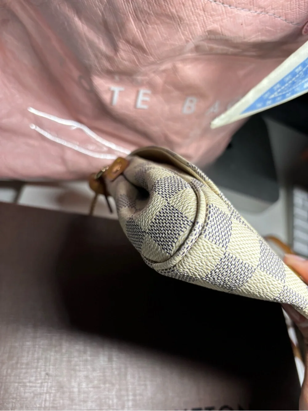 Louis Vuitton Damier Azur Favorite MM - Picture 13 of 13